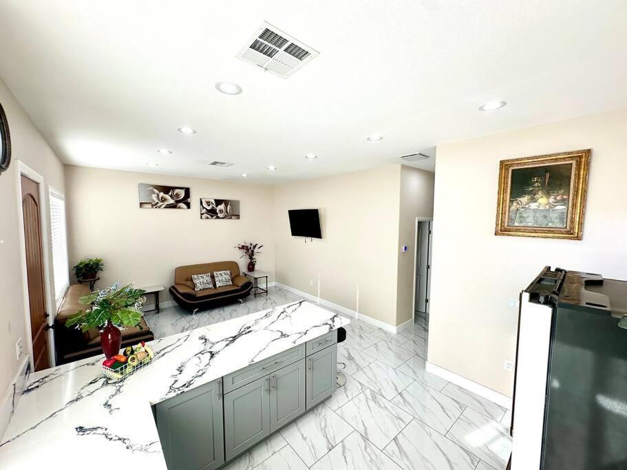 New Renovated House In Little Saigon Villa Midway City Exterior photo