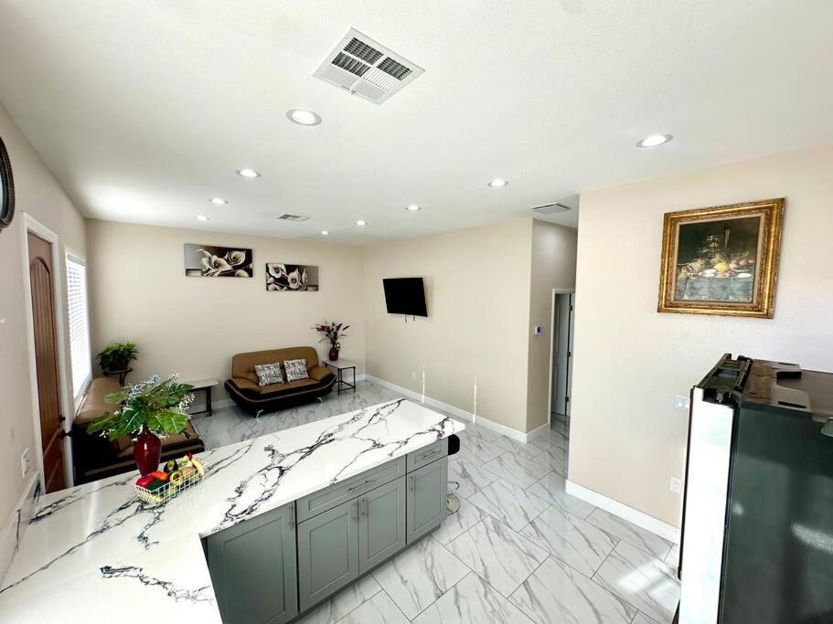 New Renovated House In Little Saigon Villa Midway City Exterior photo