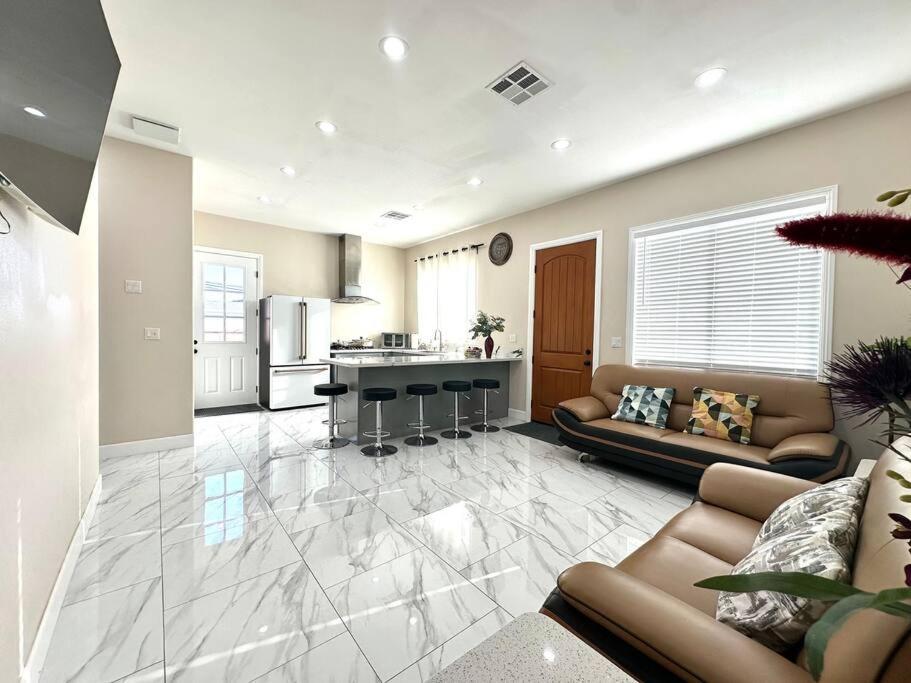 New Renovated House In Little Saigon Villa Midway City Exterior photo